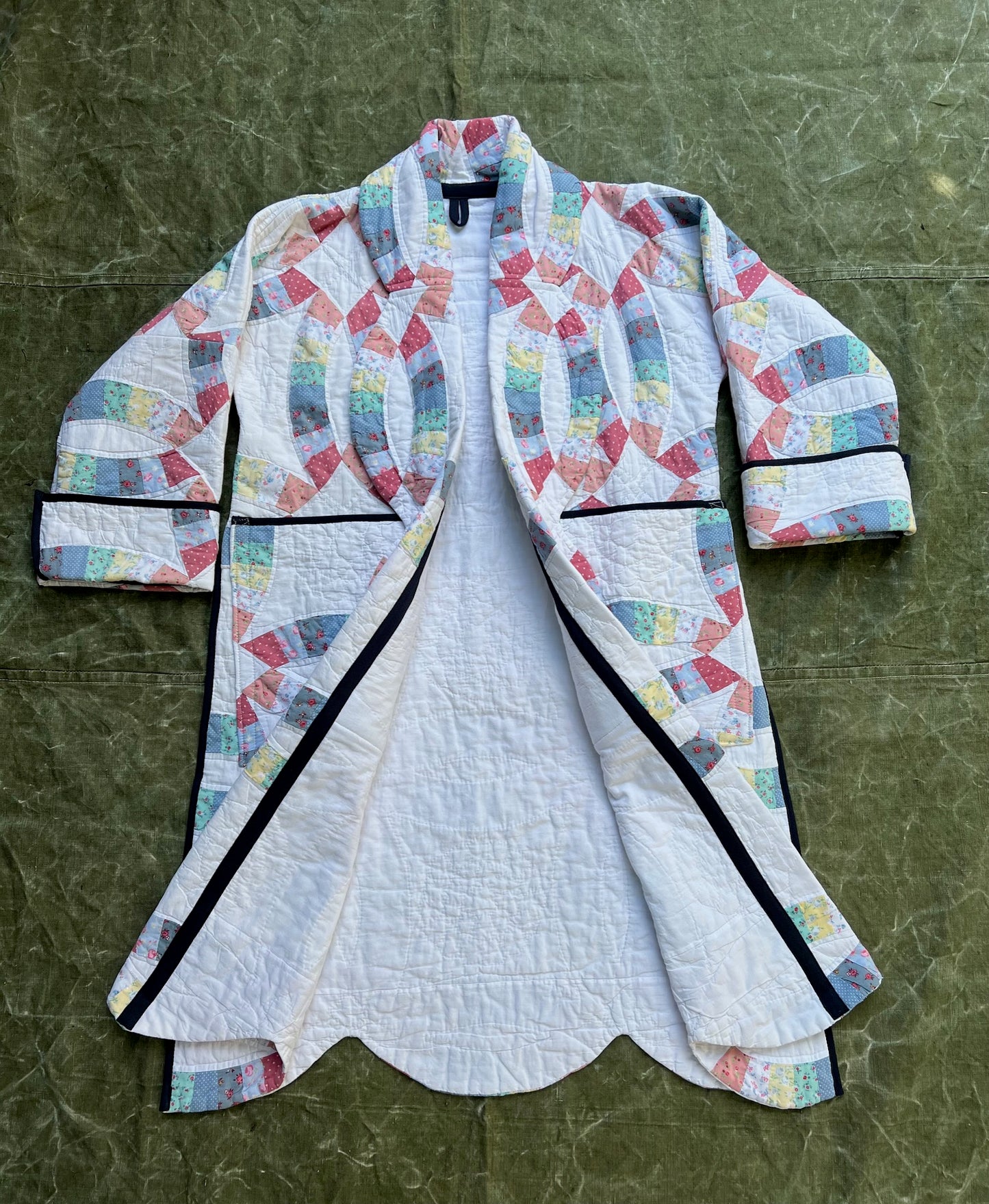 English Double Wedding Ring pattern quilt coat