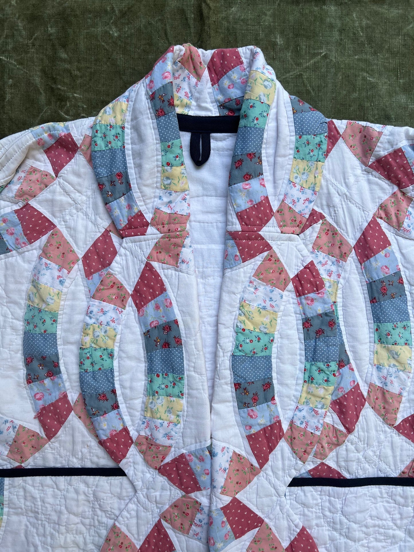 English Double Wedding Ring pattern quilt coat