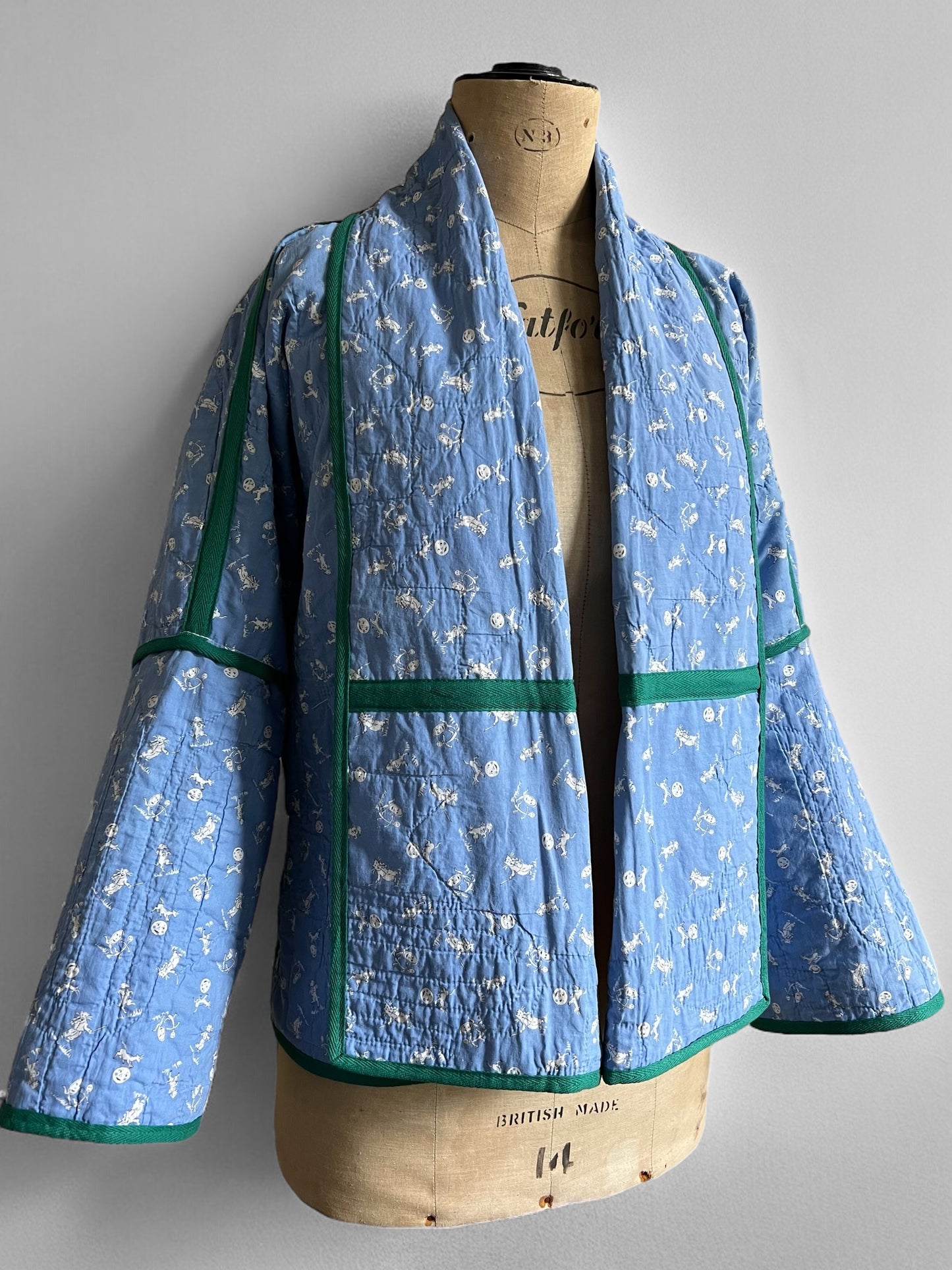 American 1930's Tulip pattern Reversible Quilt Coat